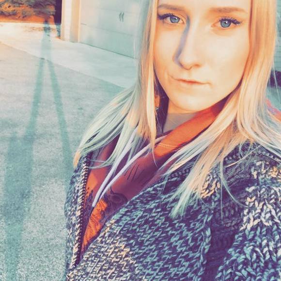 Meet your Posher, Brooke - Picture 1 of 1